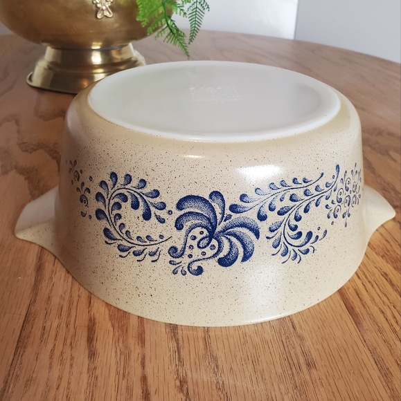 Vintage PYREX Homestead Pattern Casserole Dish | Blue and Tan 475-B 2.5 litres - Picture 7 of 16